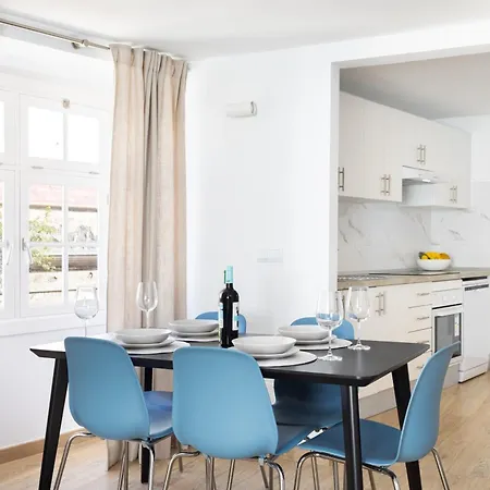 Casona Charco, Stylish & Spacious With Private Patio In Historic Puerto شقة بويرتو ذي لا كروز