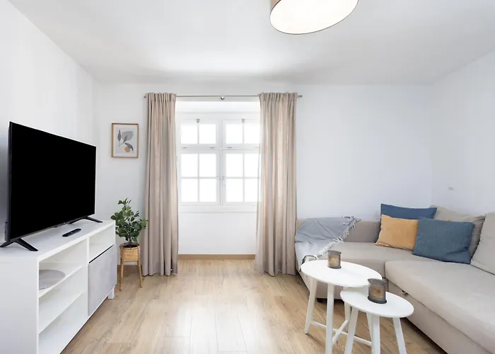 Casona Charco, Stylish & Spacious With Private Patio In Historic Puerto Apartment